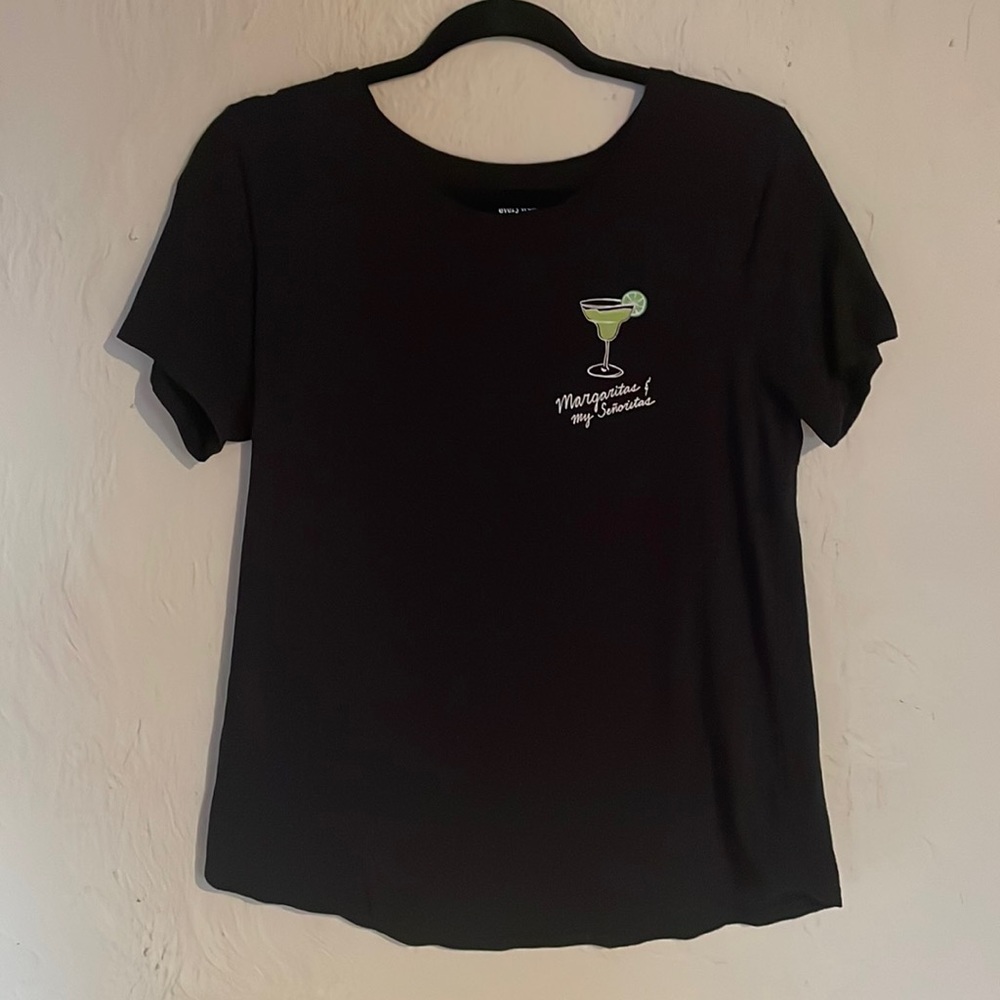 black graphic tee